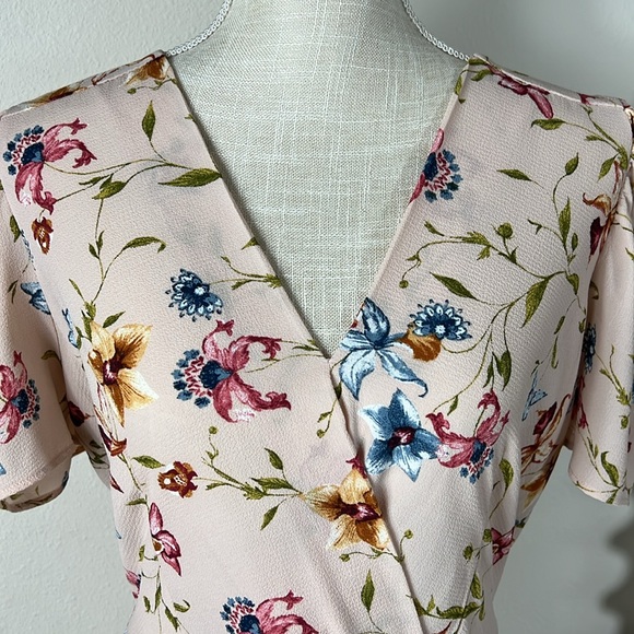 Lily White L Pink Floral Blouse - Picture 2 of 13